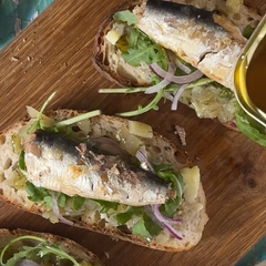 Smoked Sardine in Extra Virgin Olive Oil JOSE Gourmet 120g Tin | Sardinas Ahumadas en AOVE JOSE Gourmet 120g Tin