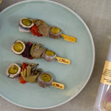 Skewer White Anchovie and Grilled Artichoke 380g (8 pcs) Terrine | Pincho Braseado con Boqueron y alcachofa 380g (8 Pcs)