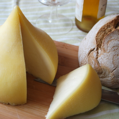 Tetilla Cheese P.D.O. Pazo do Queixo 800g. | Queso Tetilla  P.D.O. Pazo do Queixo 800g.