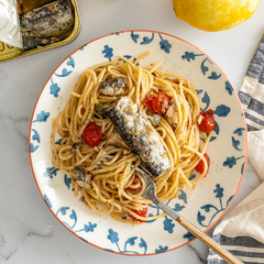 Small Sardines in Olive Oil 12/15 pcs La Brujula 115g Tin | Sardinillas en Aceite de Oliva 12/15 Pc La Brujula 115g